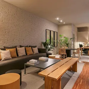 https://uma-house-pau-claris.topbarcelonahotels.com